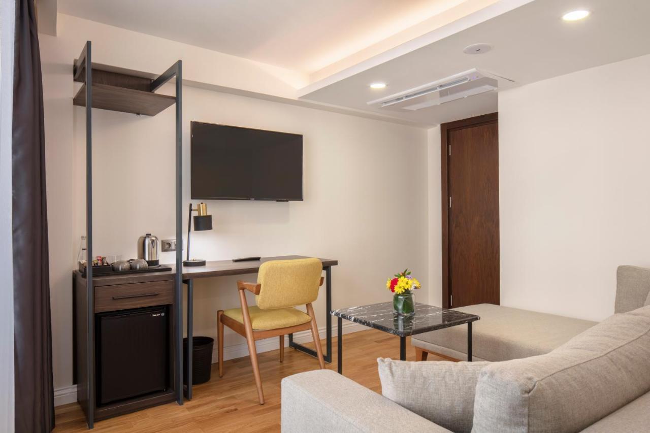 Executive Suite,1024060696:JPEG